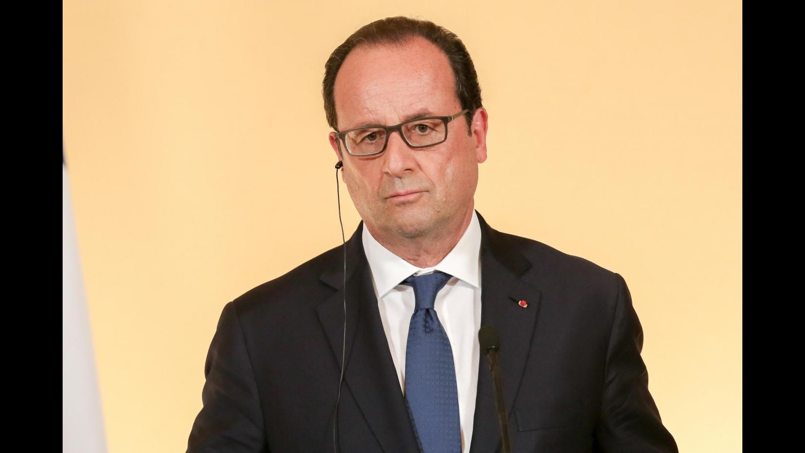 Sparatoria treno, Hollande sente premier belga: Collaboriamo a indagini