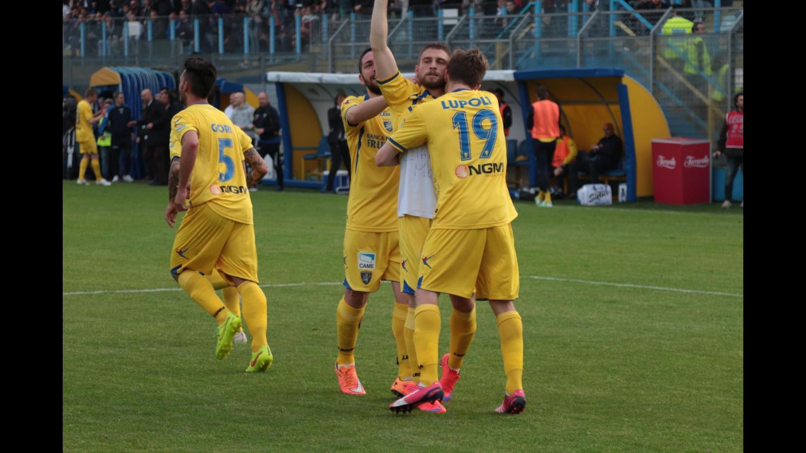 Serie B, rigore di Dionisi affonda Latina: Frosinone sale al terzo posto