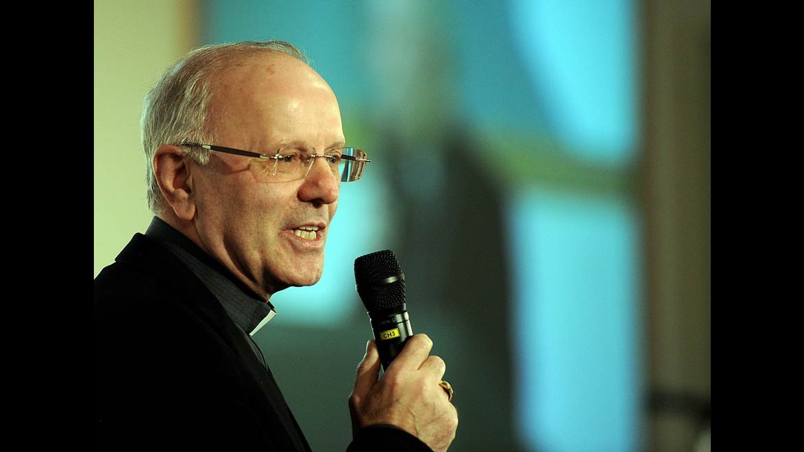 Monsignor Galantino al Meeting di Rimini: La Chiesa deve rinnovarsi nelle strutture