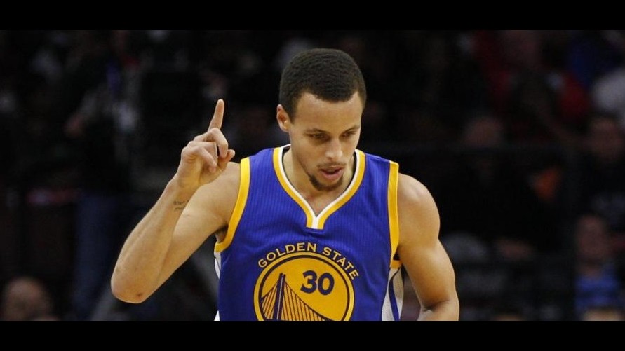 Nba: Golden State non si ferma, New York vince senza Bargnani. Sorriso Clippers