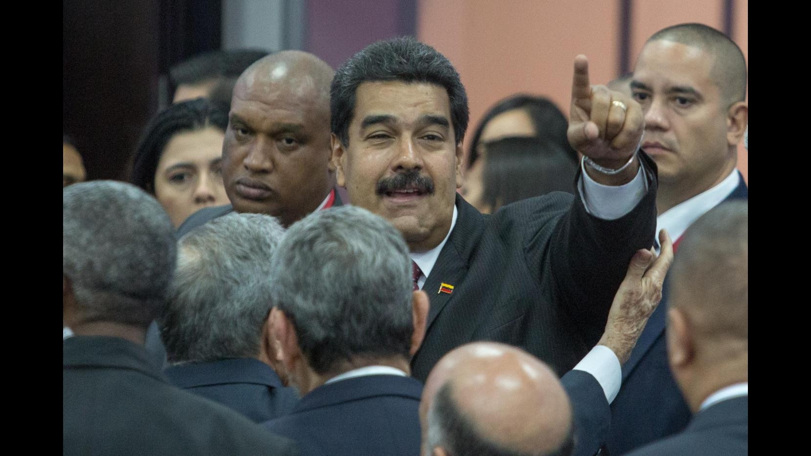 Venezuela, Maduro incontra Obama a Panama: Non siamo nemici degli Usa