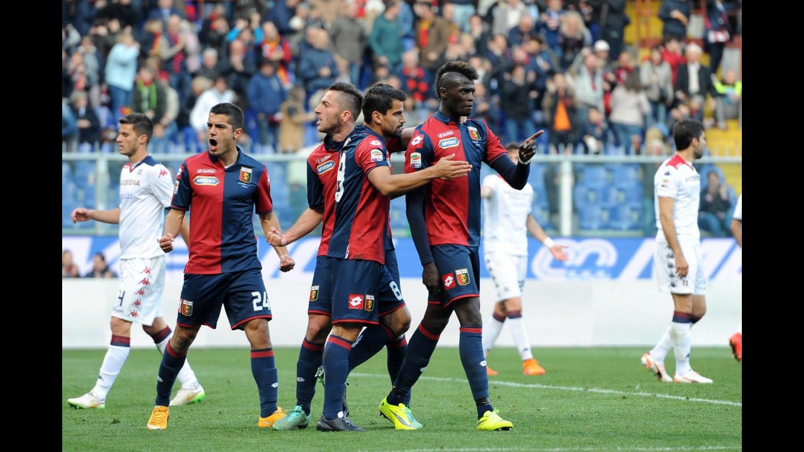 Serie A, Niang-Iago Falque: Genoa batte ed inguaia Cagliari, 2-0 a Marassi