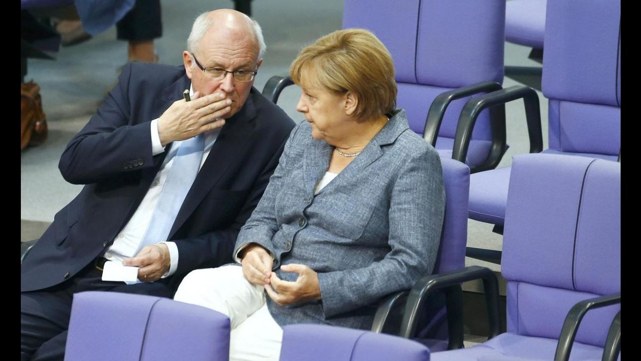 Grecia, al Bundestag ribellione record in partito Merkel