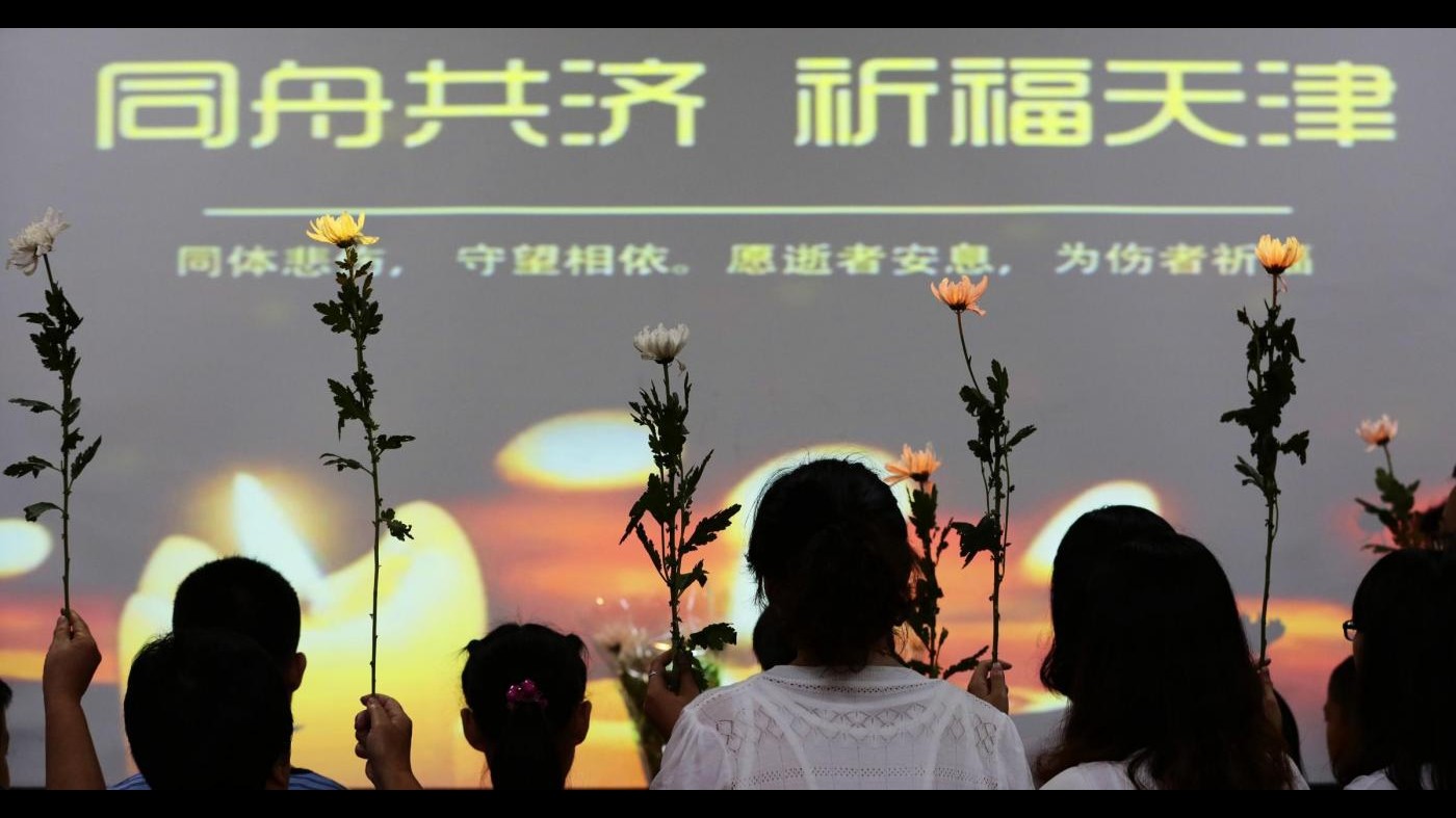 Cina, autorità locali: non c’è cianuro nell’aria dopo la pioggia caduta a Tianjin