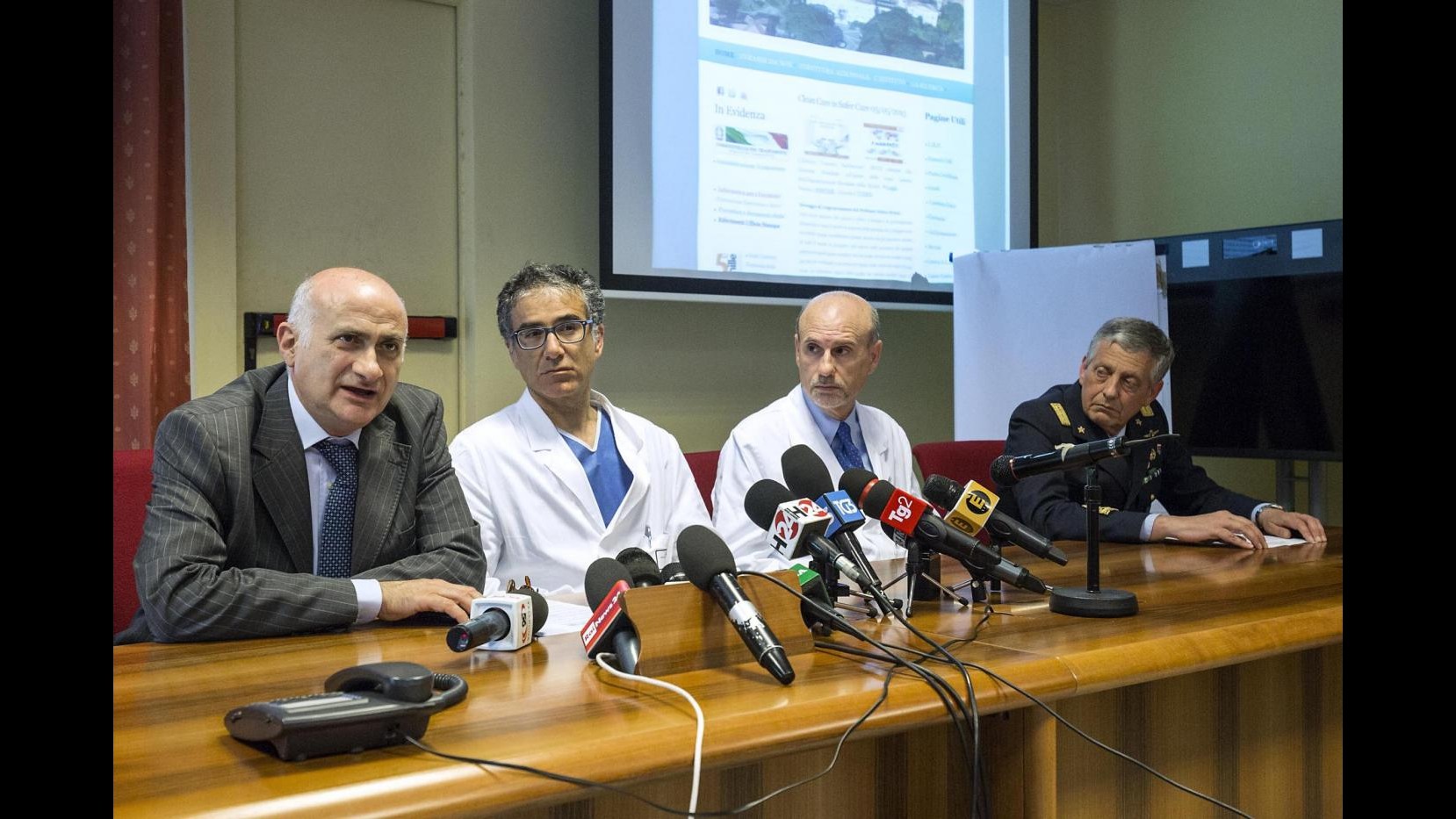 Ebola, peggiorano condizioni infermiere italiano contagiato
