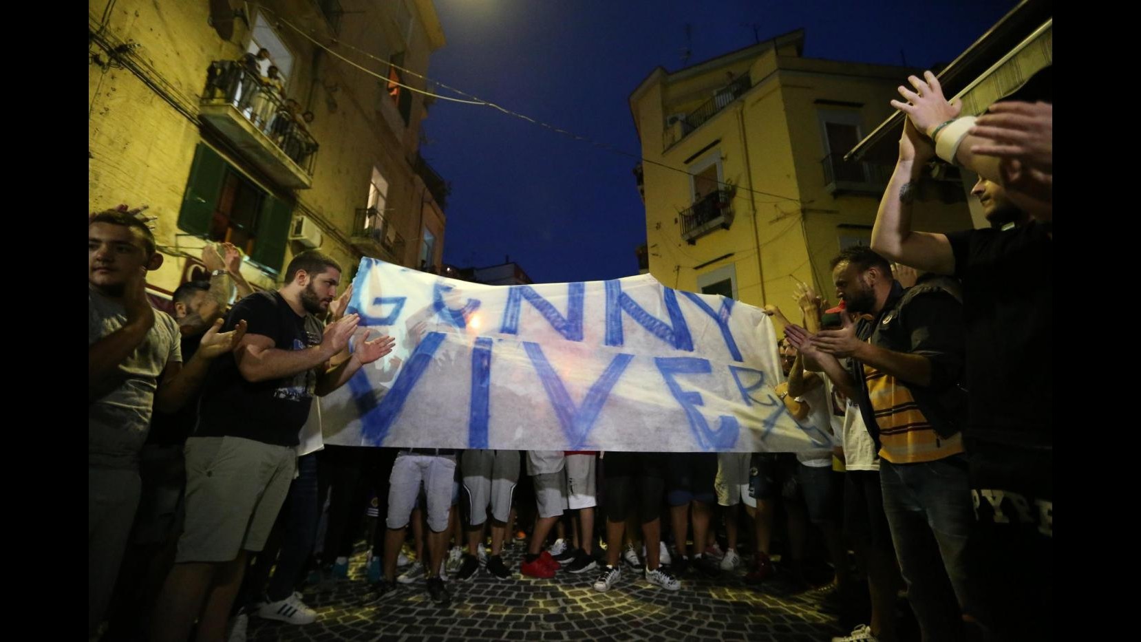Napoli, il padre del 17enne ucciso: Era un ragazzo perbene, istituzioni assenti