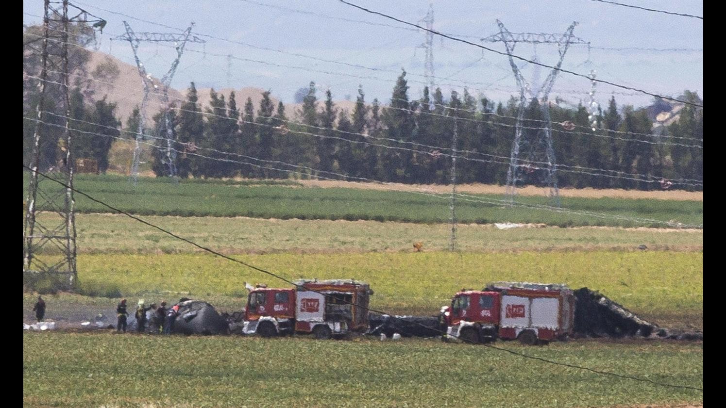 Siviglia, si schianta aereo cargo militare: almeno 3 morti