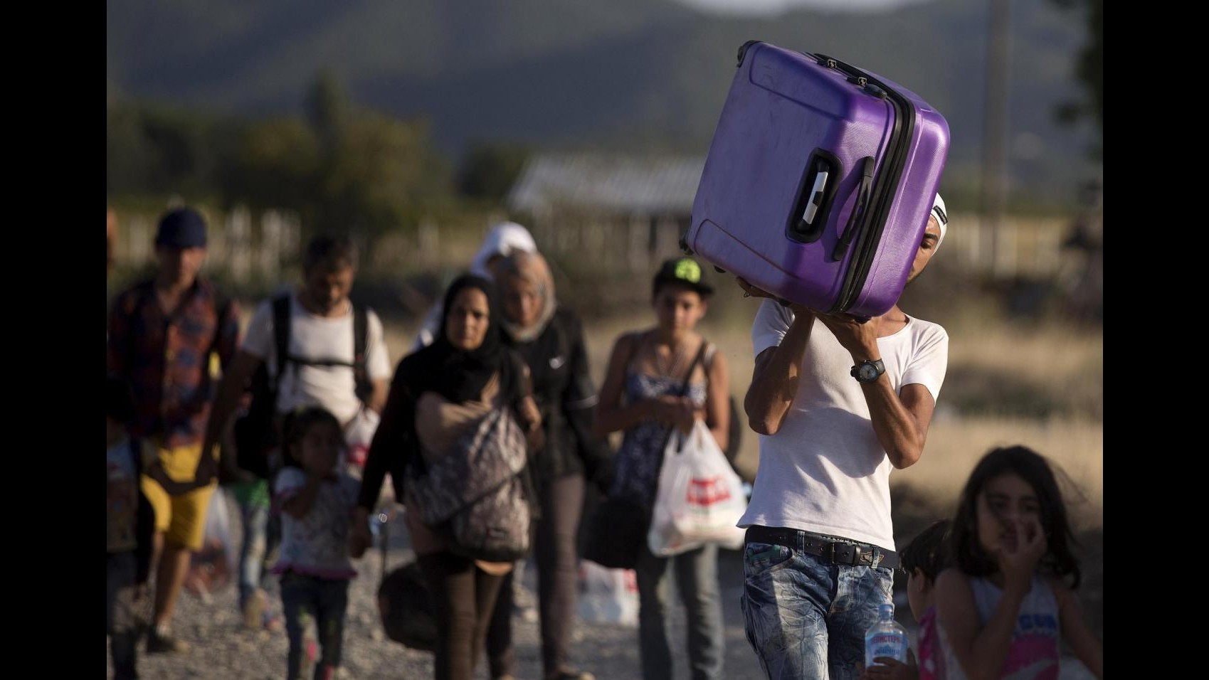 Continua viaggio migranti verso Austria-Germania Berlino sblocca 3 mld. Francia: Da noi in 24mila
