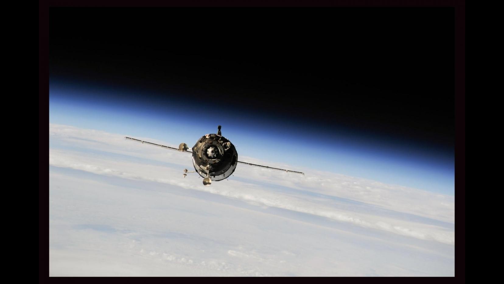 Spazio, prolungata di un mese missione Cristoforetti su Iss