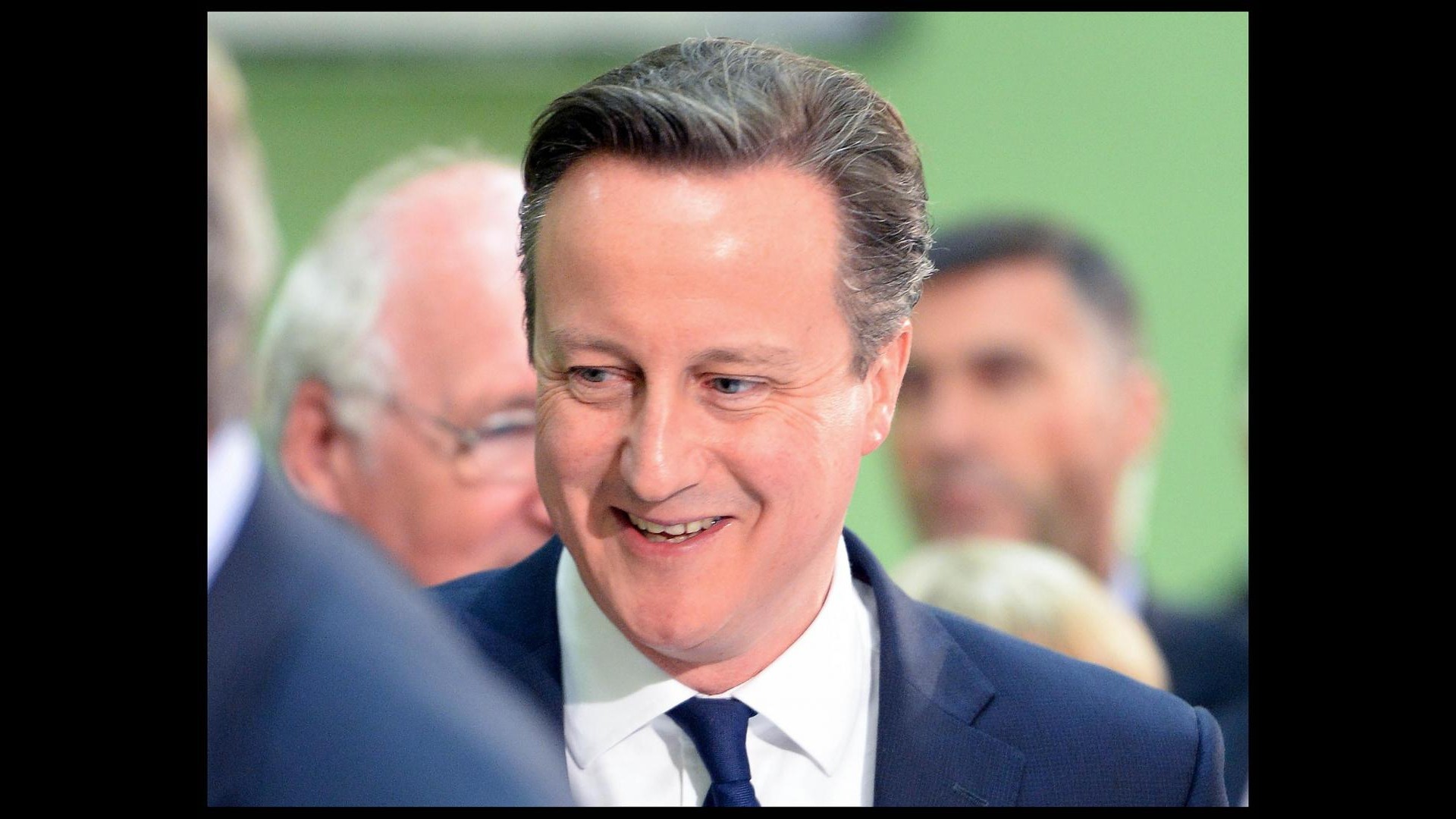 Regno Unito, Cameron ha maggioranza assoluta  Si dimettono Miliband, Clegg e Farage