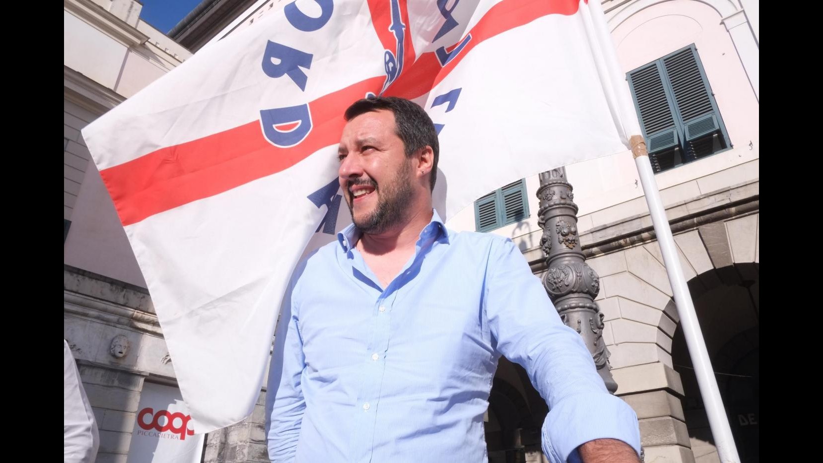 Salvini: Renzi pensa solo a domani mattina, noi invece vogliamo liberare economia