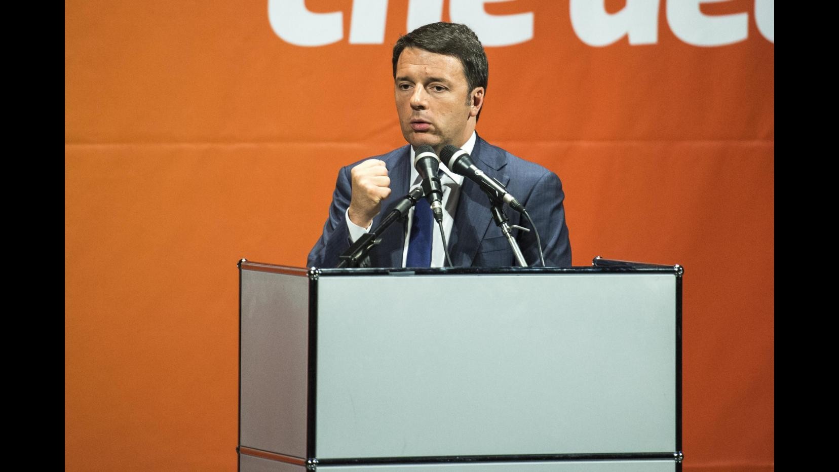 Scuola, prove di dialogo: Renzi parla al Pd e convoca sindacati