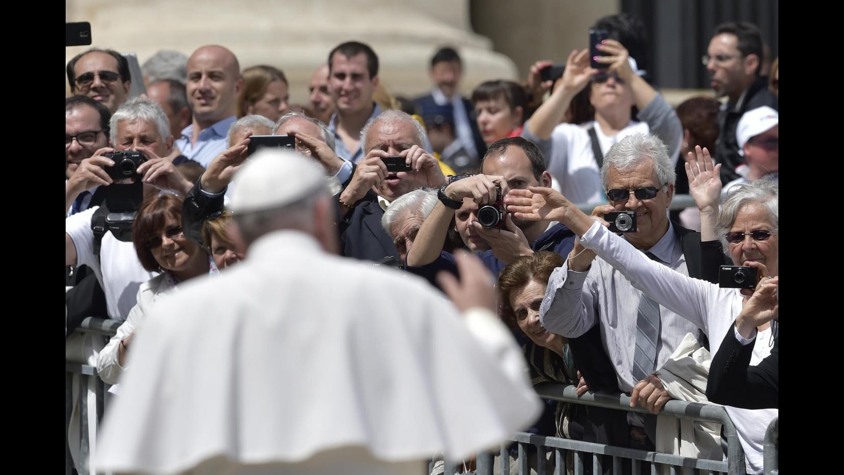 Vaticano, saluto a cinesi e visita Castro: diplomazia Bergoglio al lavoro