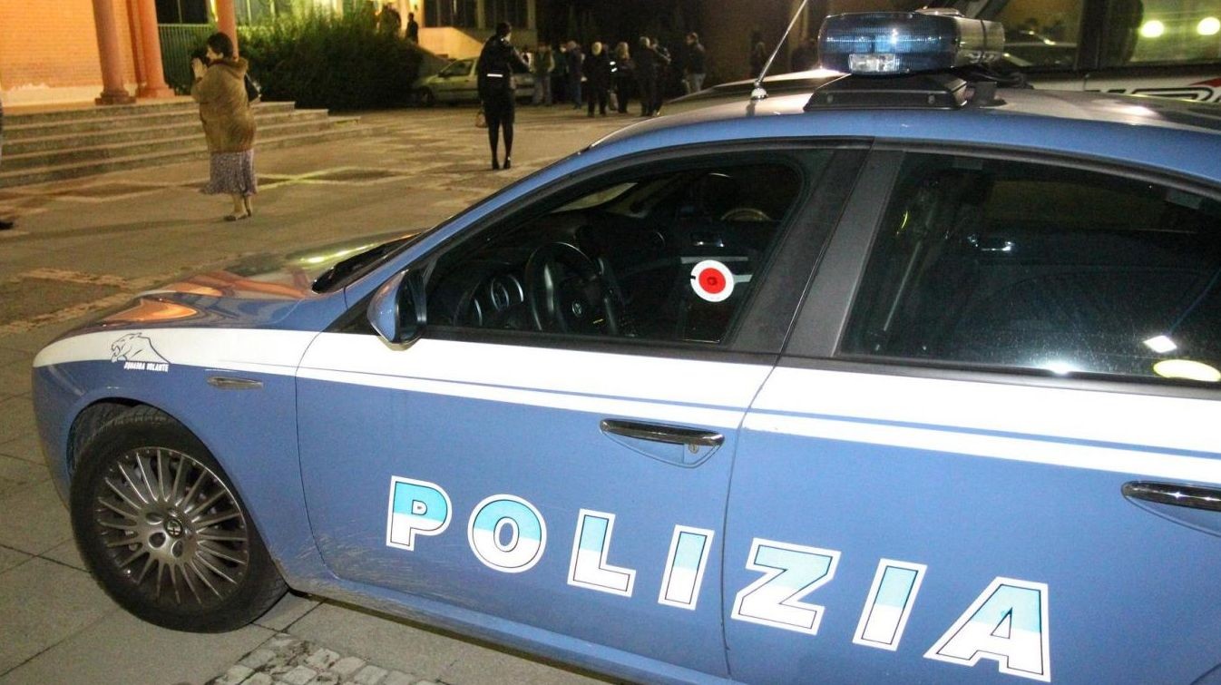 Arezzo, scoperta casa chiusa in stabile signorile in zona Giotto