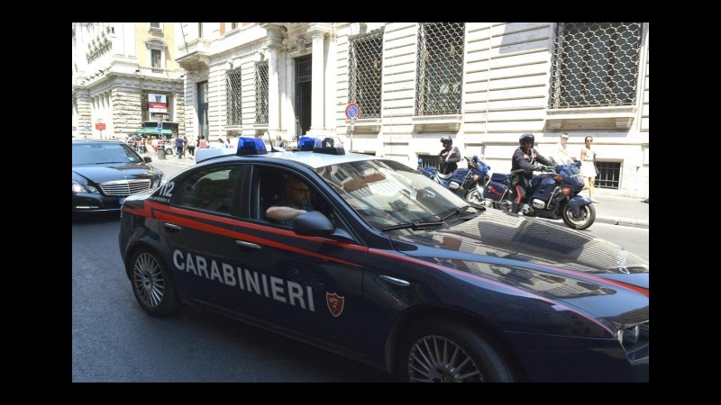 Trento, spacciano nei giardini della stazione: due arrestati
