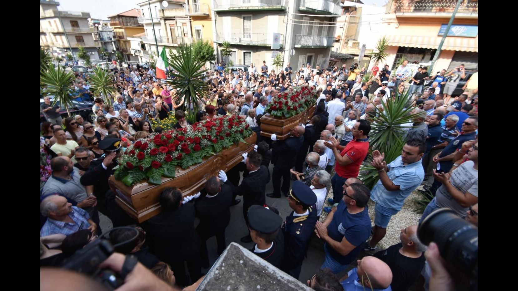 Pomeriggio 5, d’Urso: Quello dei coniugi di Catania omicidio simbolo