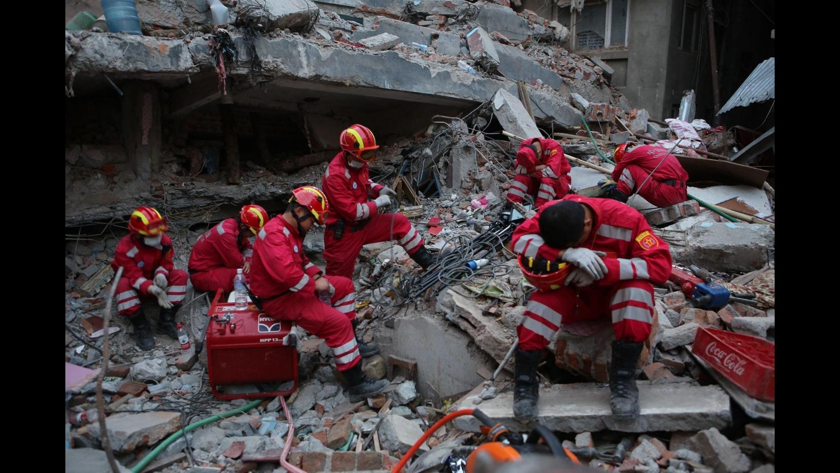 Sisma Nepal, vittime salgono a 6.642, oltre 14mila i feriti