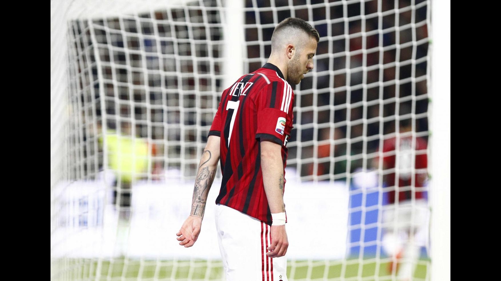 Serie A, Giudice Sportivo: 4 turni a Menez, 2 a Badu. Stop anche per Klose ed Evra