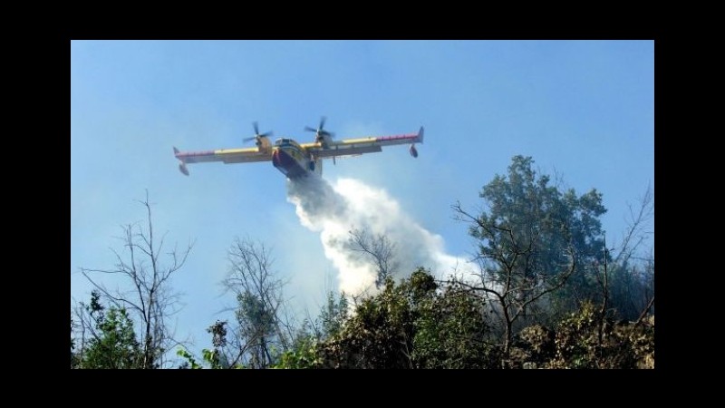 Genova, nuove fiamme nel Ponente ligure a Ventimiglia