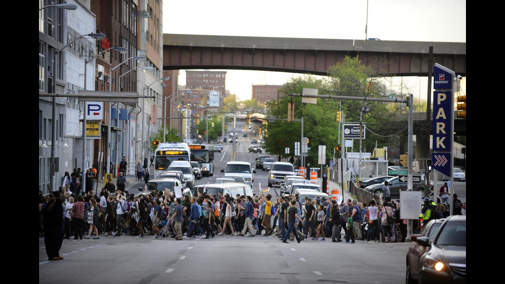 Usa, proteste a New York in solidarietà con Baltimora: 60 arresti