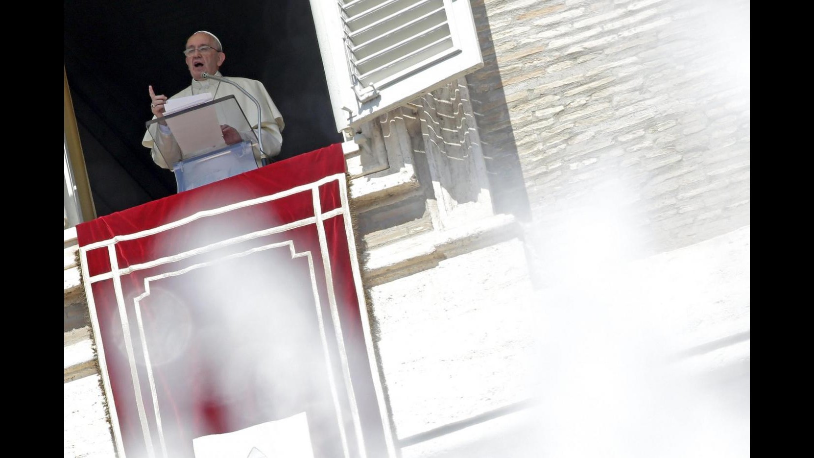 Giubileo, Papa: Sia una grande amnistia e siano assolte le donne che hanno abortito