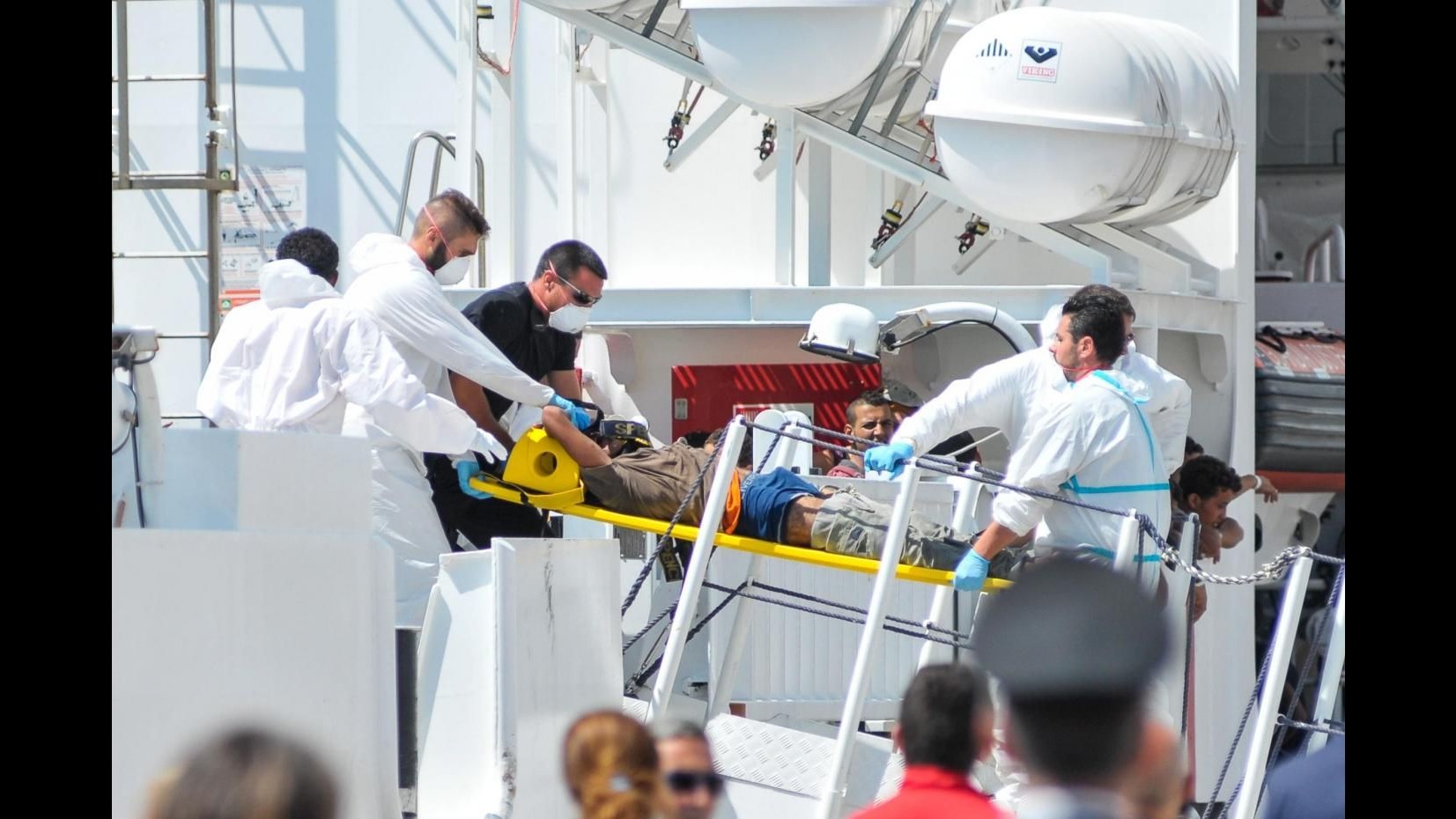 Sbarchi, sale a 37 numero di migranti morti in naufragio Libia