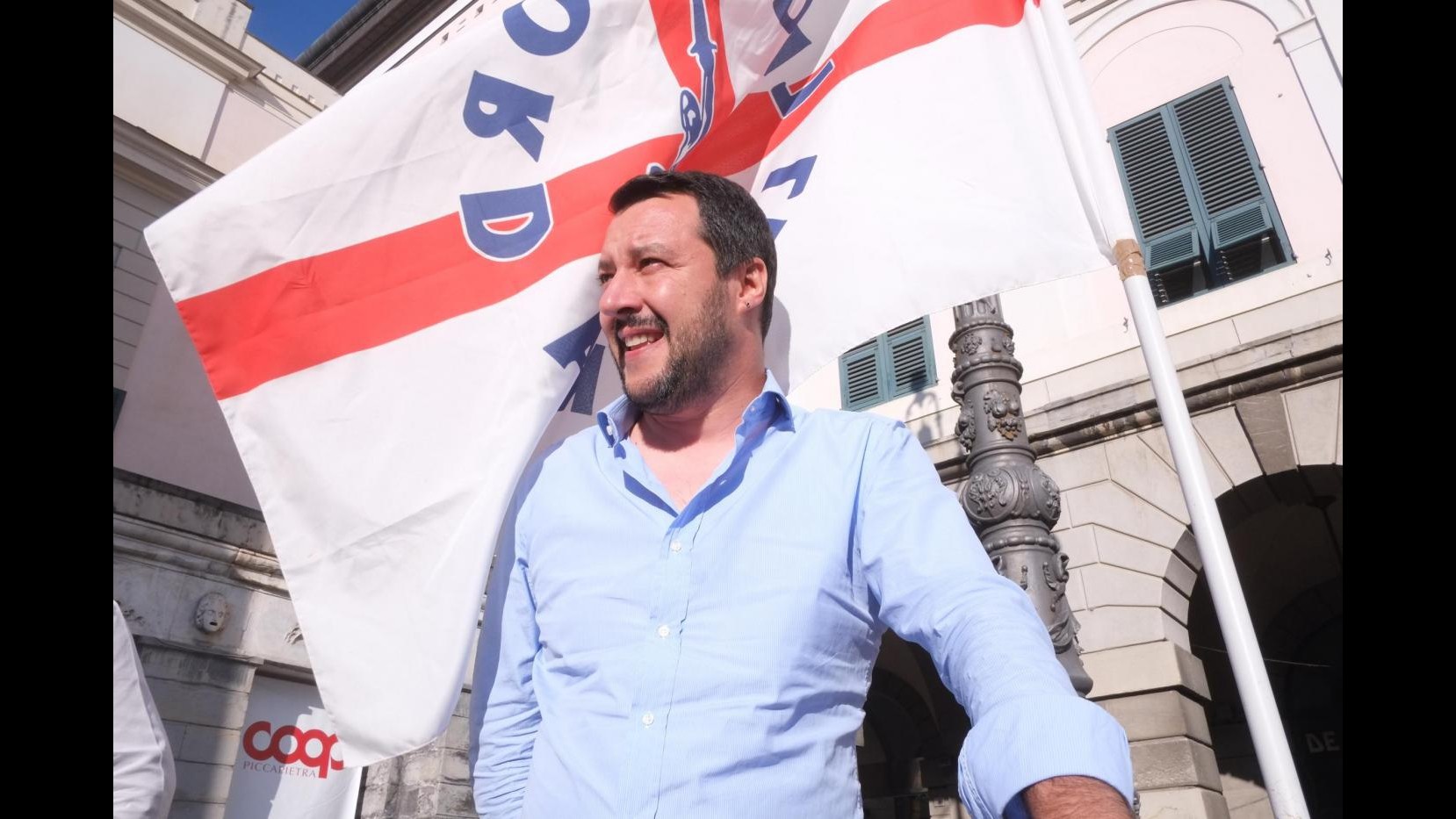 Salvini: Renzi ha poche idee e confuse, prima se ne va meglio è
