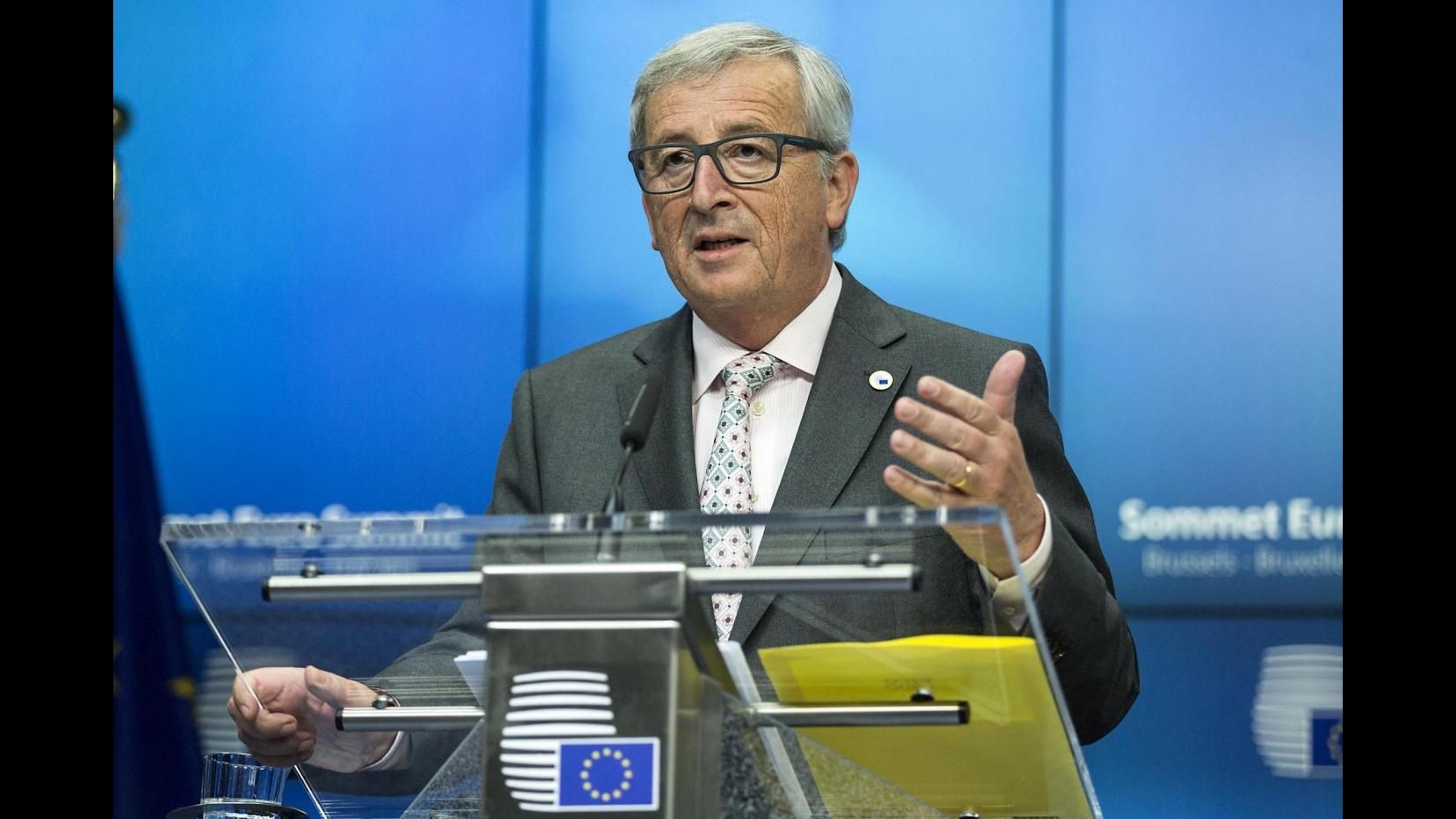 Migranti, Juncker sente Milanovi: Offerto supporto logistico a Croazia