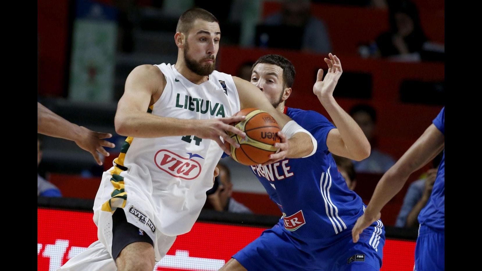 Basket, Europei: 67-64 alla Serbia, Lituania vola in finale