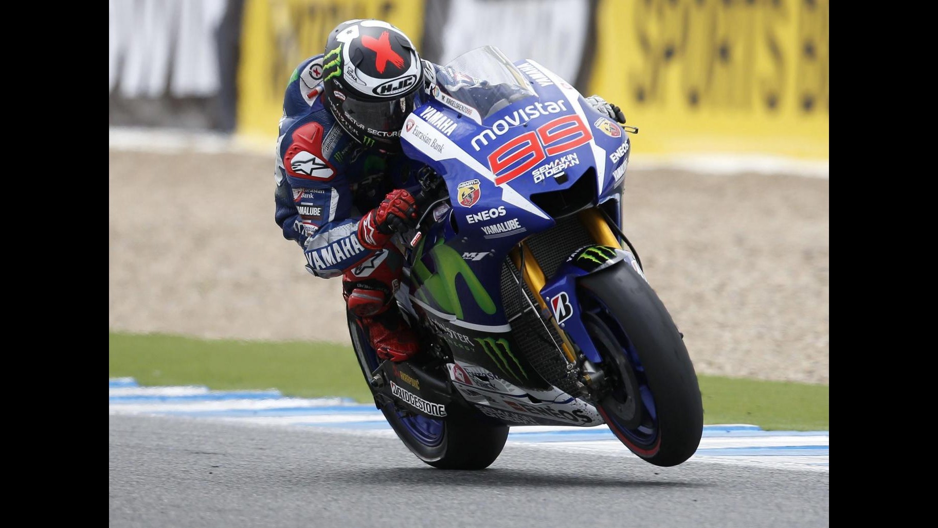 MotoGp, Gp Italia: Lorenzo trionfa anche al Mugello. Iannone e Rossi sul podio