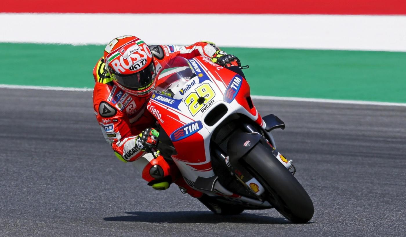 MotoGp, Gp Italia: Iannone in pole position, due Ducati in prima fila. Rossi è ottavo