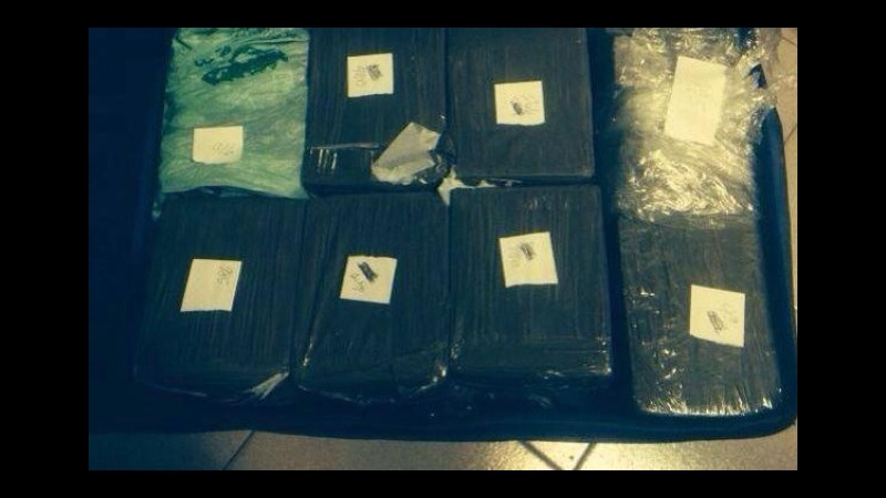 Napoli, sequestrati mitraglietta e 100 grammi di hashish