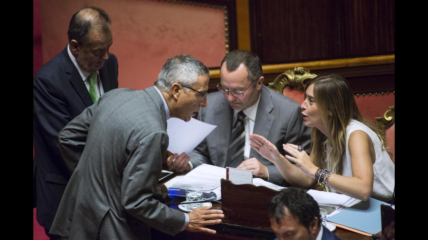 Riforme, il Ddl Boschi avanza tra le proteste. Il M5S lascia la Commissione