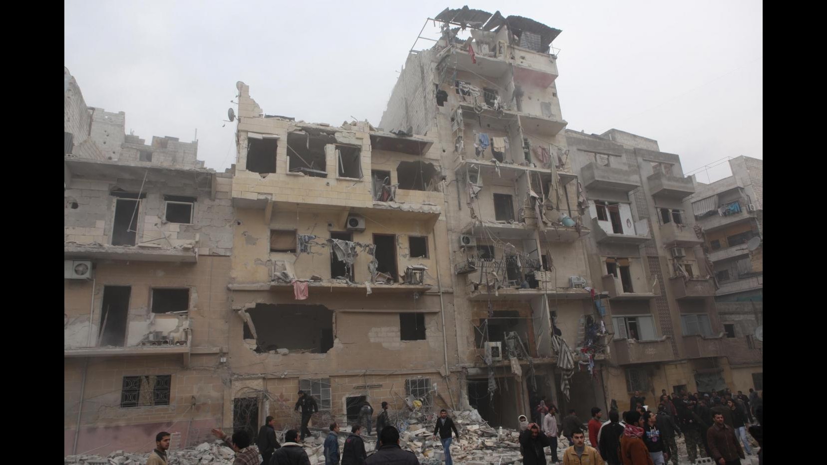 Isis, raid dell’esercito siriano su Raqqa: uccisi 140 militanti