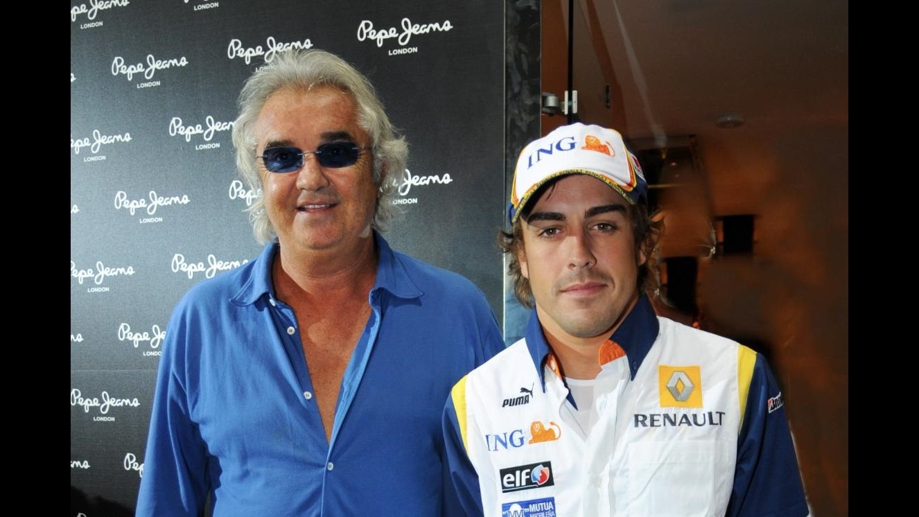 F1, Briatore: Alonso ha fatto bene a lasciare Ferrari, felice in McLaren