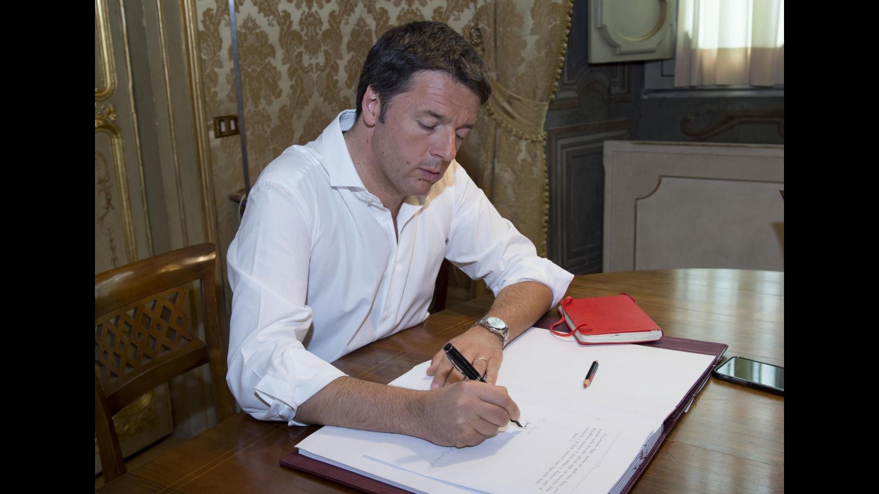 Anticorruzione, Renzi firma la legge: Italia paese guida