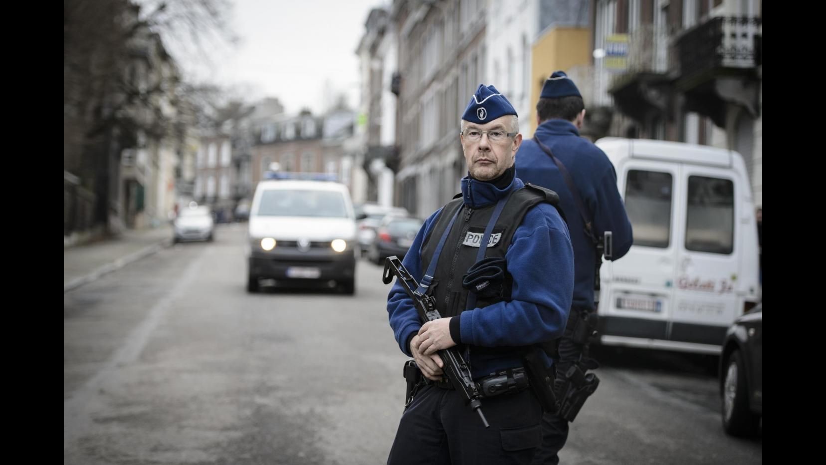 Belgio, segnalato uomo armato in stazione Bruxelles: arrestato