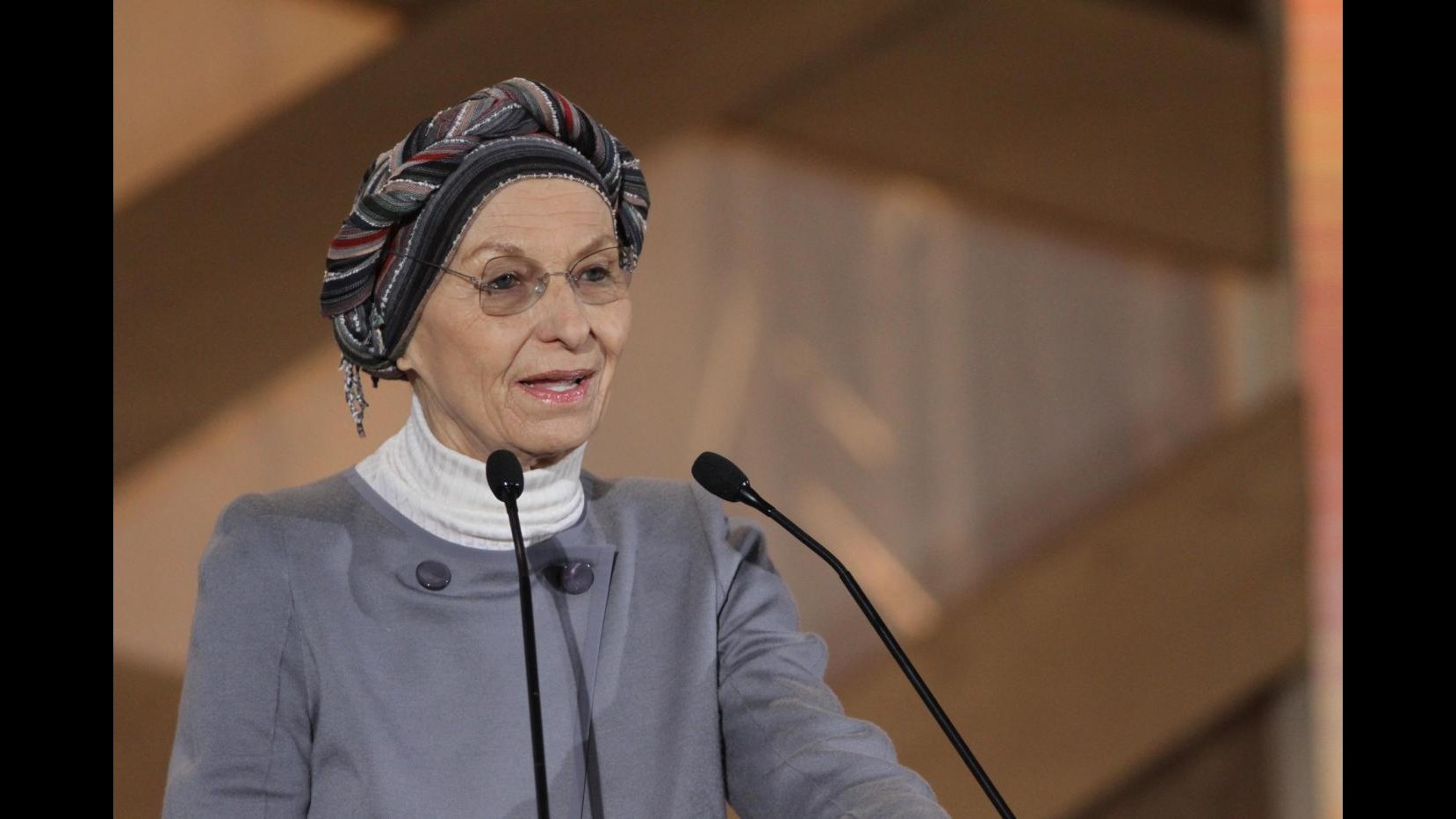 Sbarchi, Bonino: Illusorio pensare di bloccare migranti, basta isteria