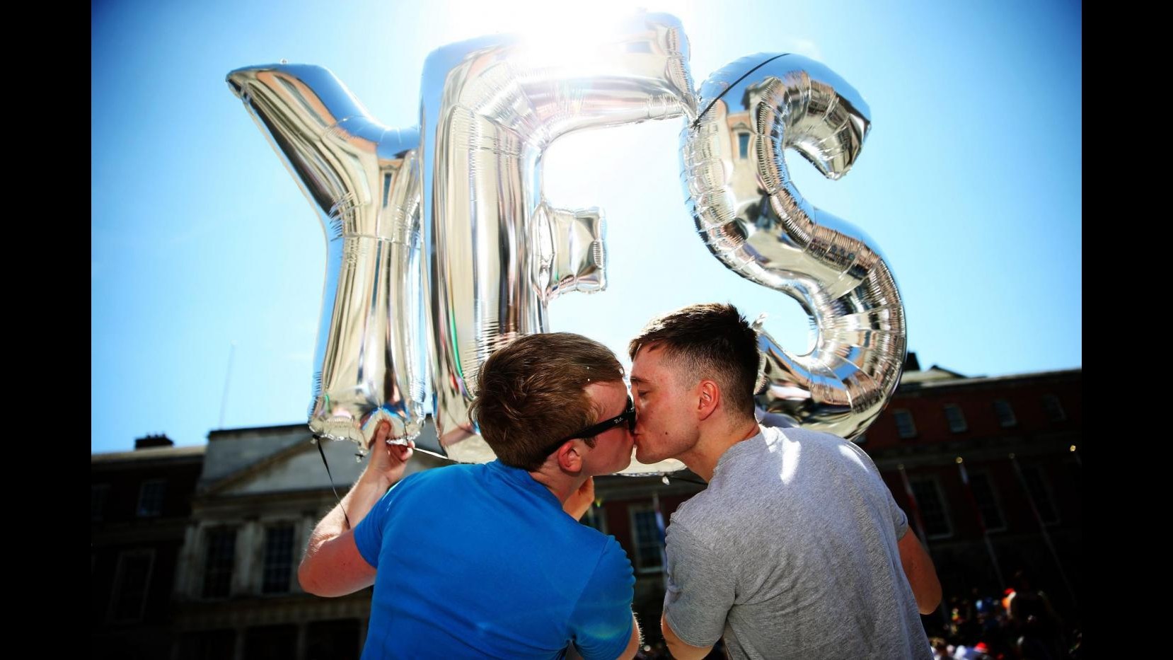 Rivoluzione sociale in Irlanda: sì alle nozze gay