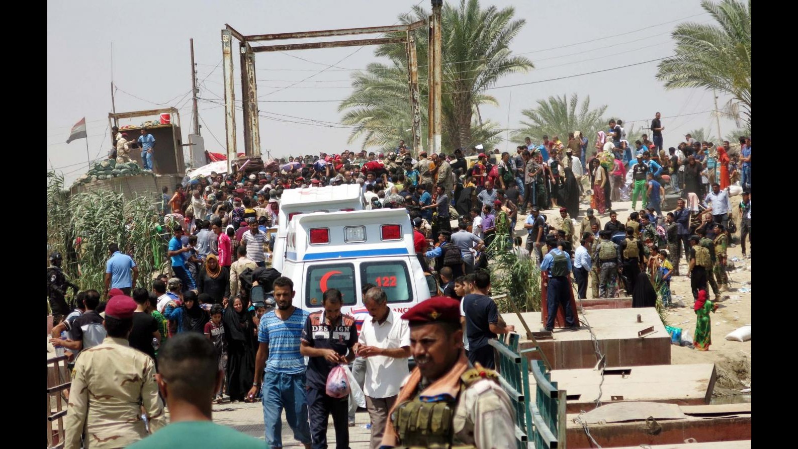 Isis sfonda linee delle forze irachene a est di Ramadi