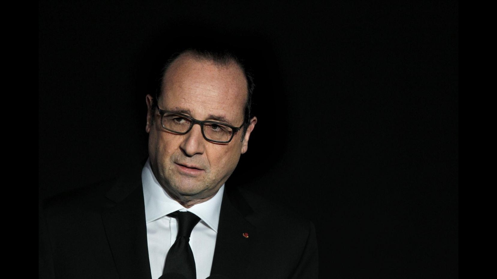 Hollande: Agire a Palmira, in pericolo monumenti di tutta umanità