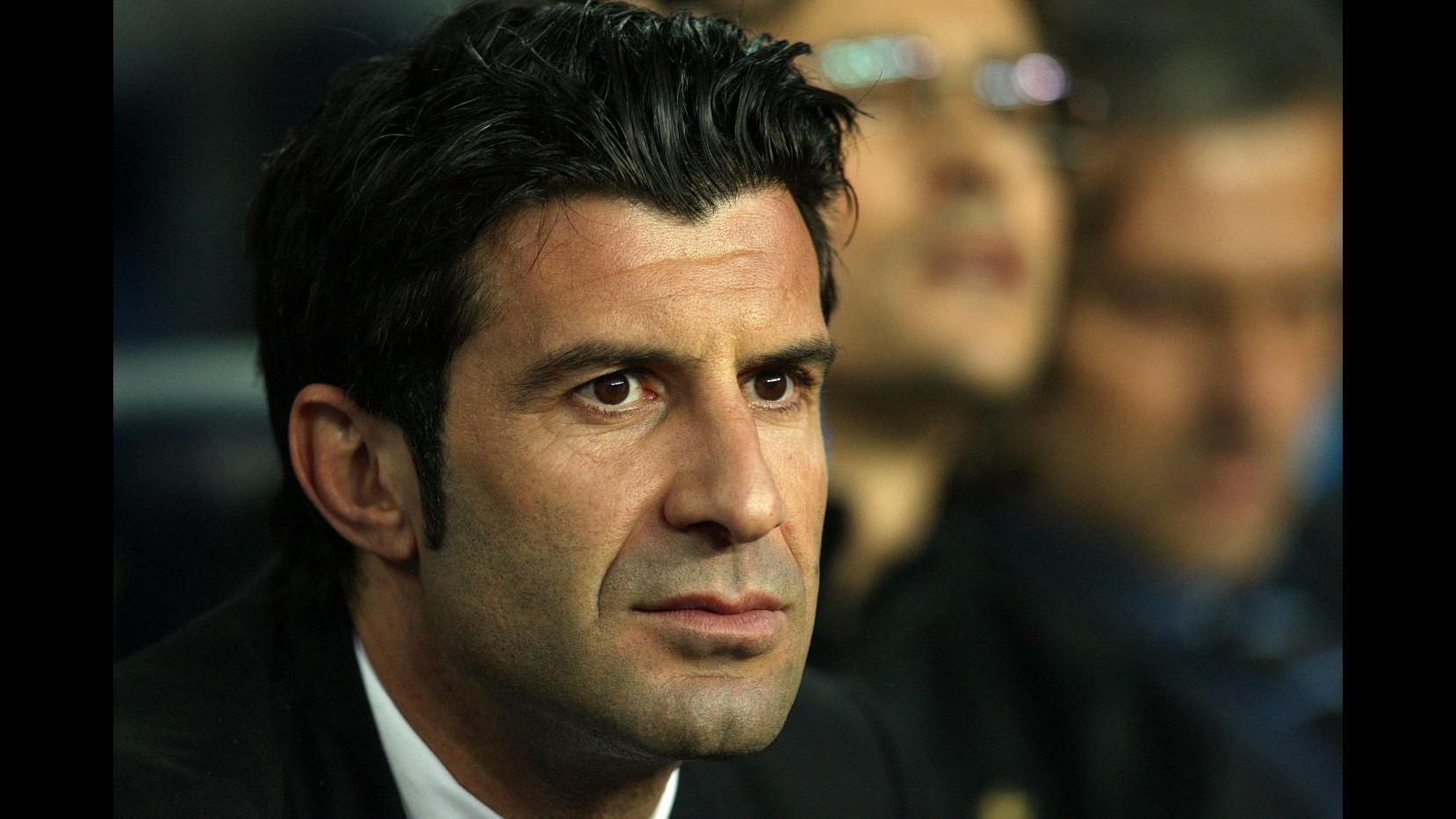 Calcio, anche Figo si ritira da elezioni a presidente Fifa: E’ una dittatura