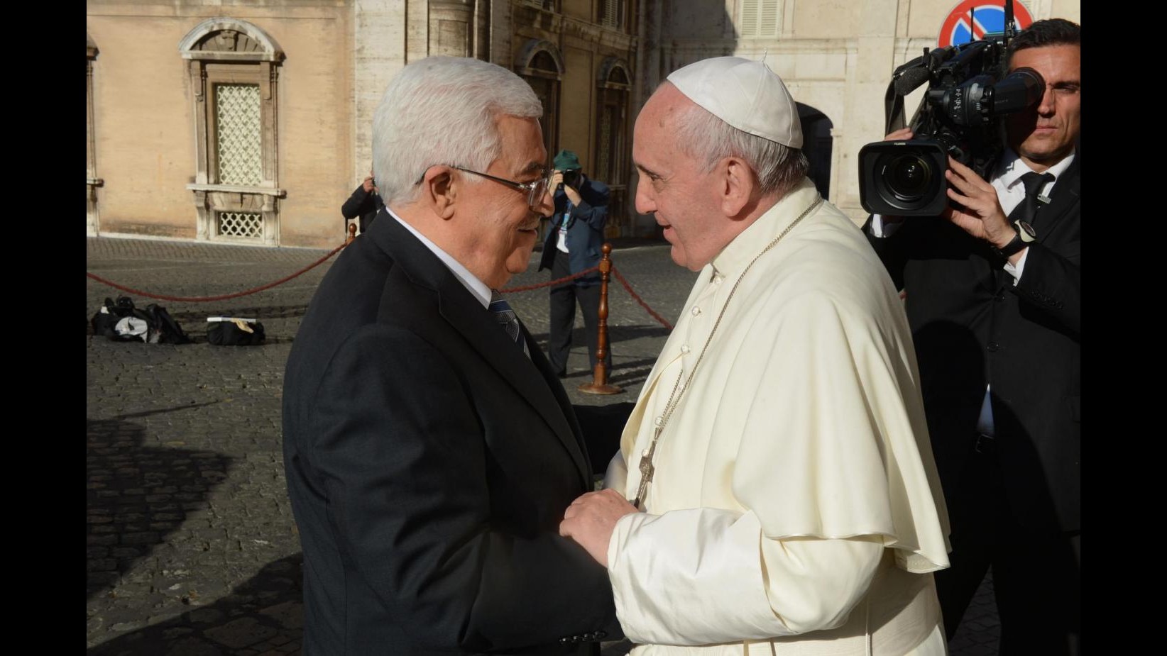 Vaticano: Nessuna offesa a Israele in commenti del Papa su Abbas