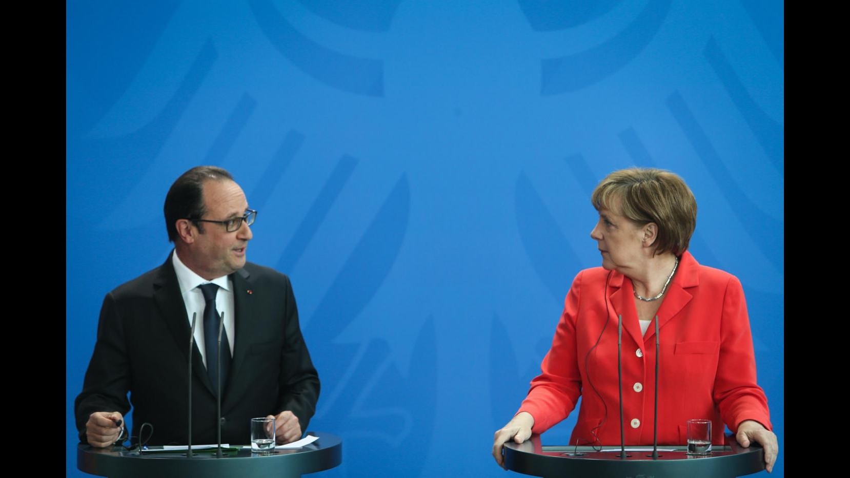 Grecia, Merkel-Hollande: Soluzione sia raggiunta entro fine maggio