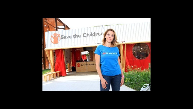 Expo, Claudia Gerini in visita a Padiglione di Save the Children