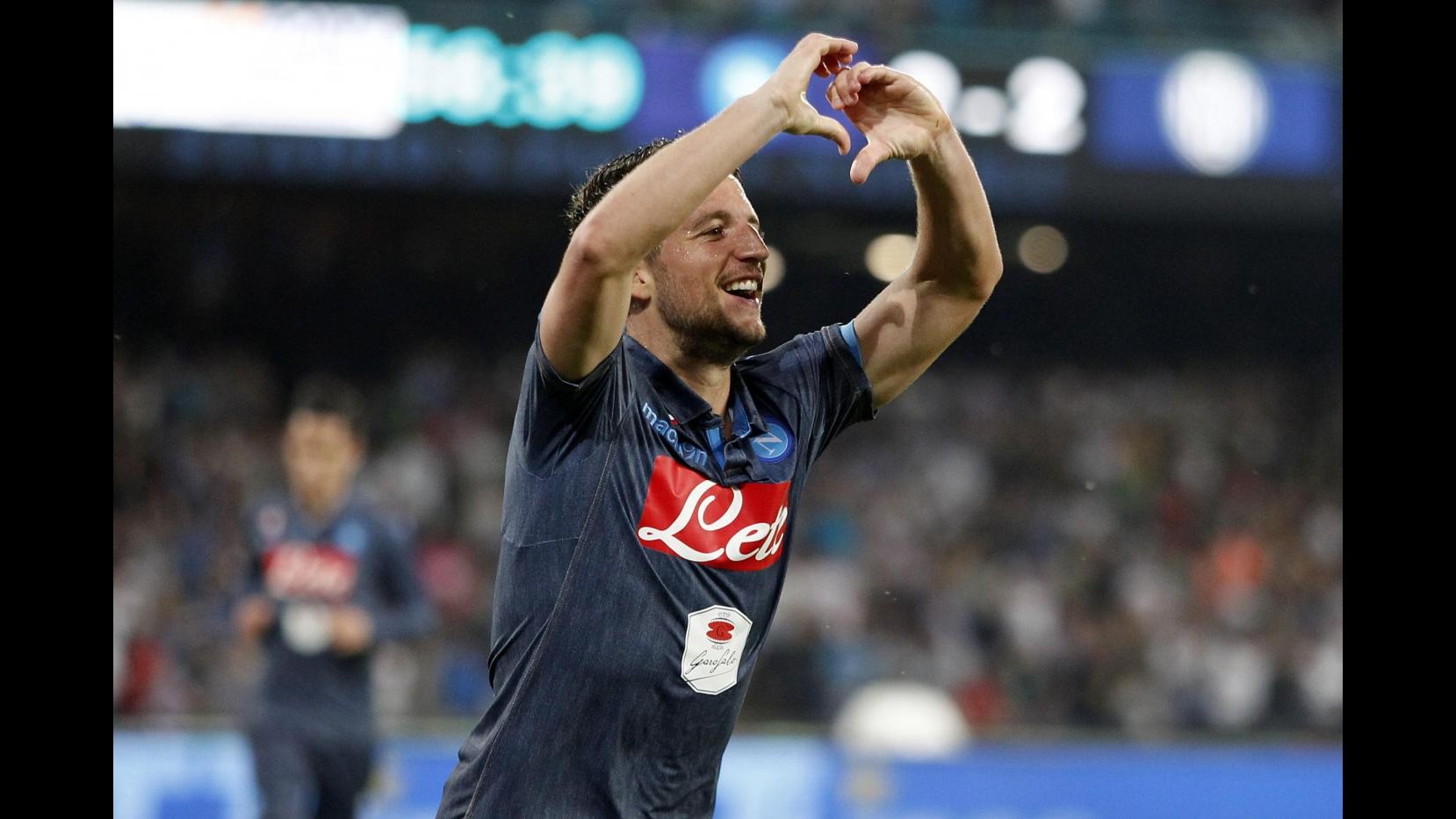 Serie A, super Mertens: 3-2 ad orgoglioso Cesena, Napoli resta in scia Champions