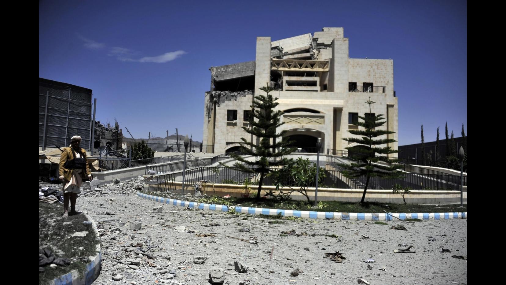 Yemen, tregua umanitaria scaduta: ripresi raid coalizione contro houthi