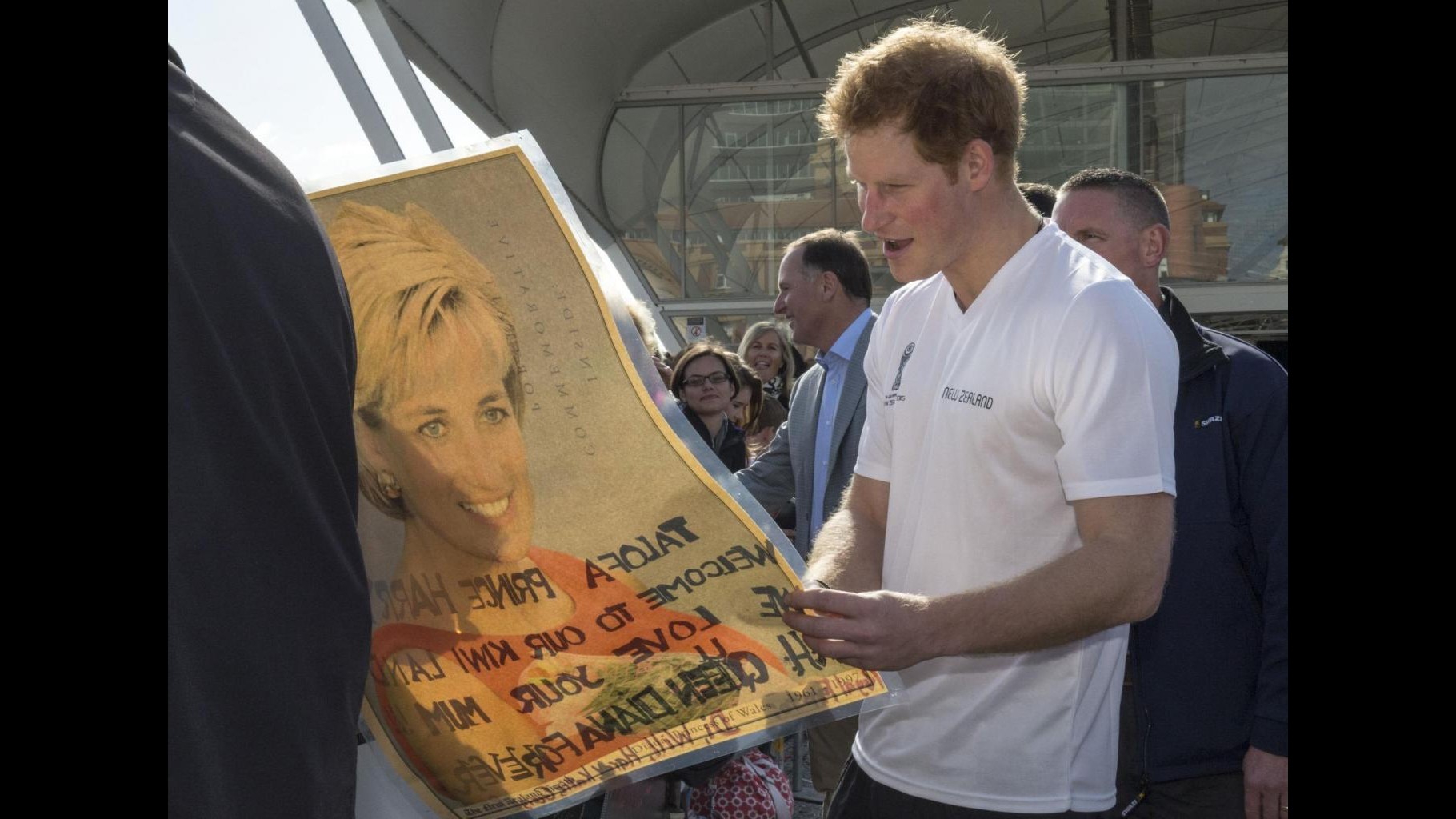 Royal baby, Harry è tornato in patria ma non ha ancora visto Charlotte