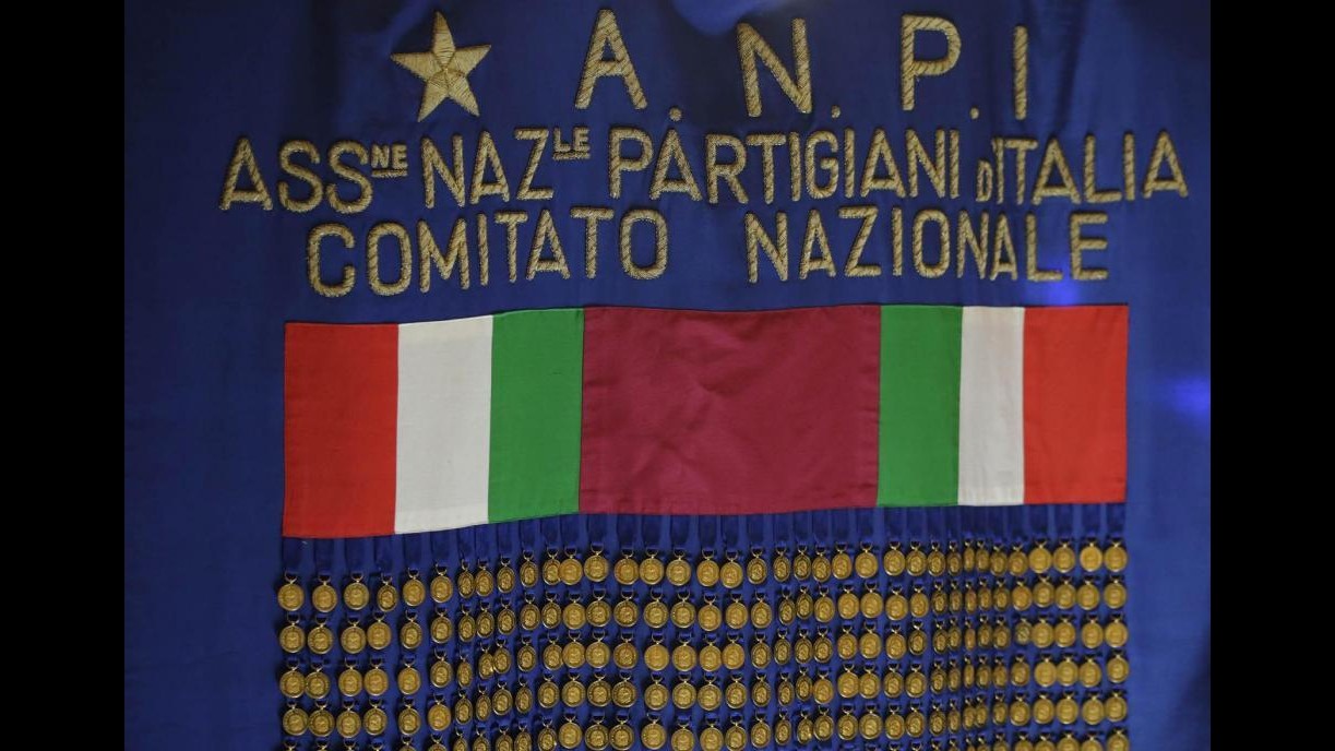 Milano, ‘Bella Ciao’ chiude presidio dell’Anpi contro CasaPound