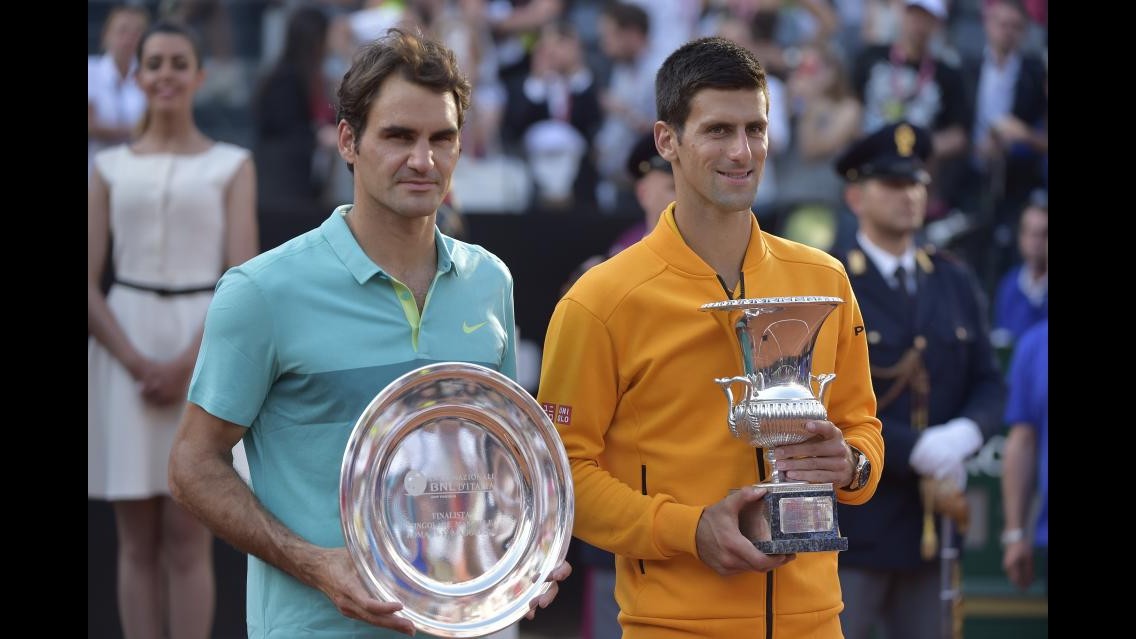 Tennis, Internazionali: Djokovic batte Federer e trionfa a Roma per la quarta volta